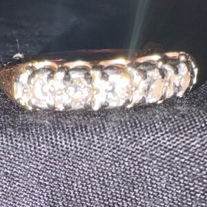 ✨ Vintage Diamond Band Ring – Timeless Sparkle in Classic Gold